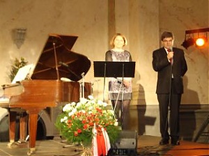 Посол Польши в Латвии Ежи Новаковски на концерте Аиды Косоян-Прибыш в Риге. 22.12.2011. Фото БК.